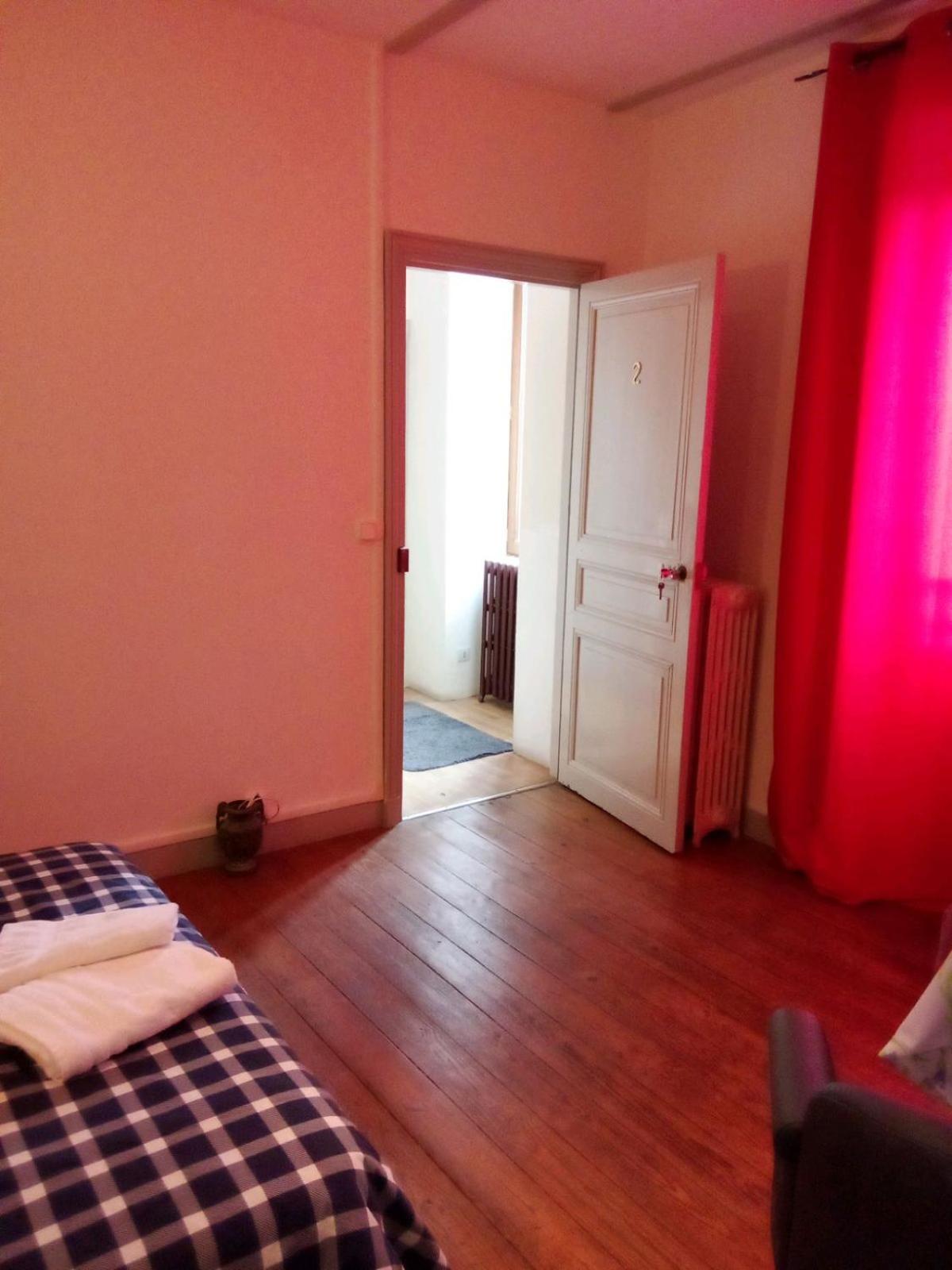 La Flute 2 Aparthotel Thiers Bagian luar foto