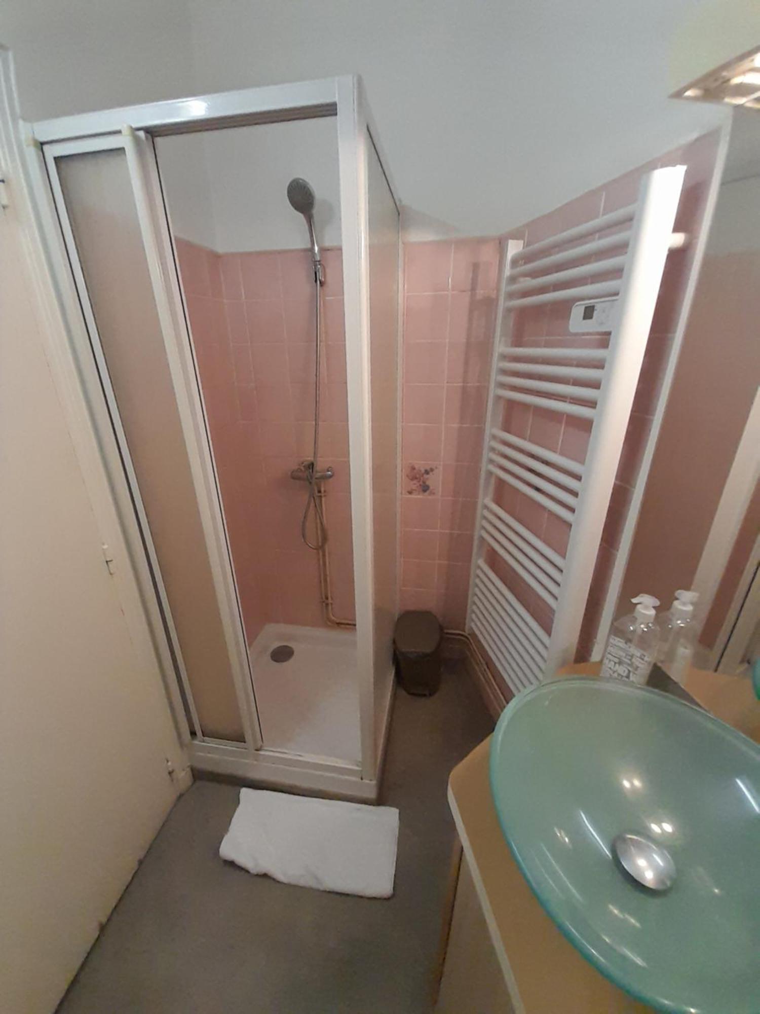 La Flute 2 Aparthotel Thiers Bagian luar foto